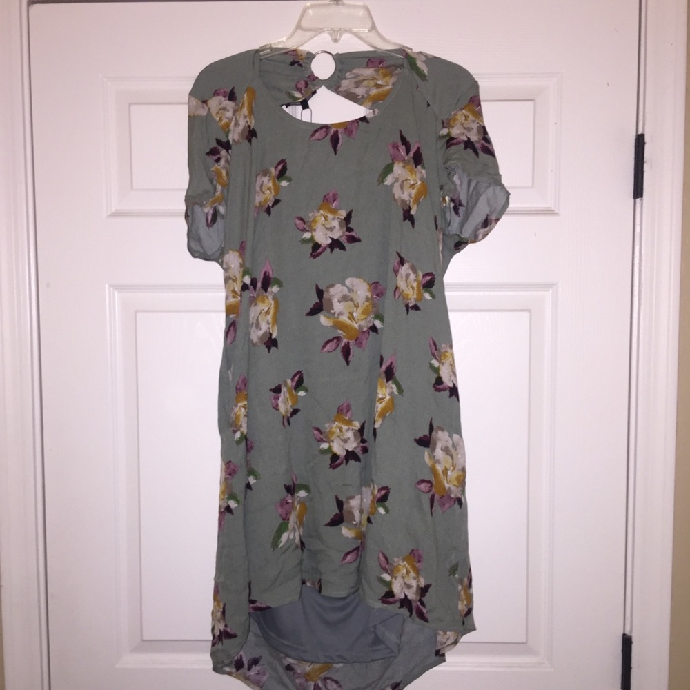 Floral sage tunic with pockets
